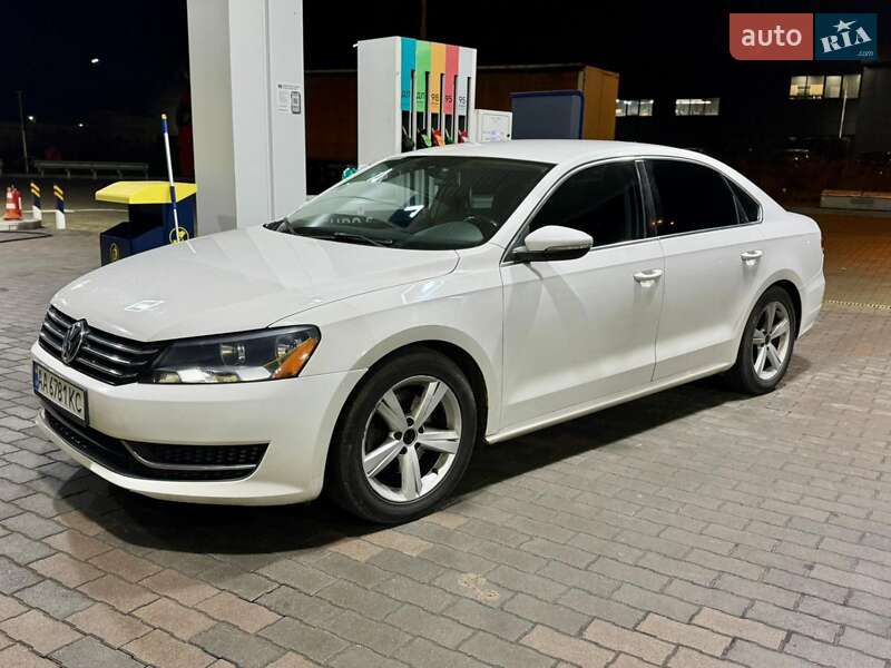 Седан Volkswagen Passat 2011 в Киеве