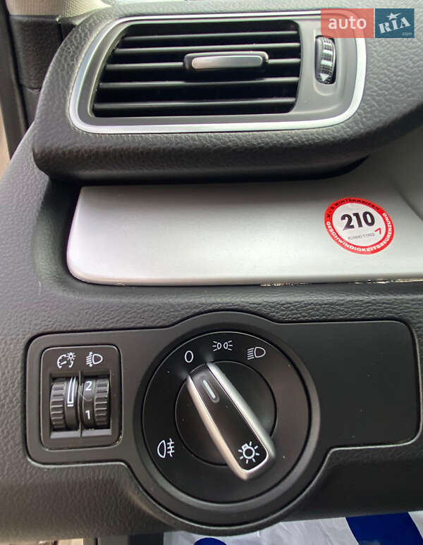 Универсал Volkswagen Passat 2011 в Ровно