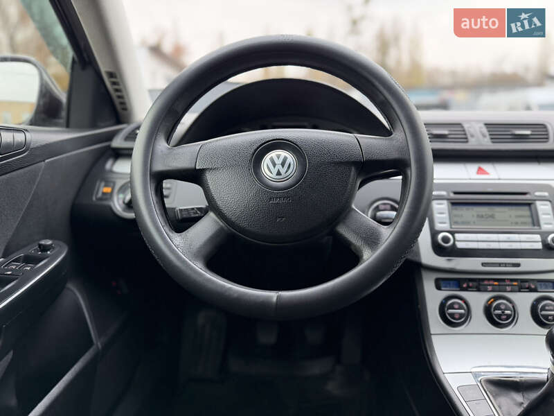 Универсал Volkswagen Passat 2008 в Ровно