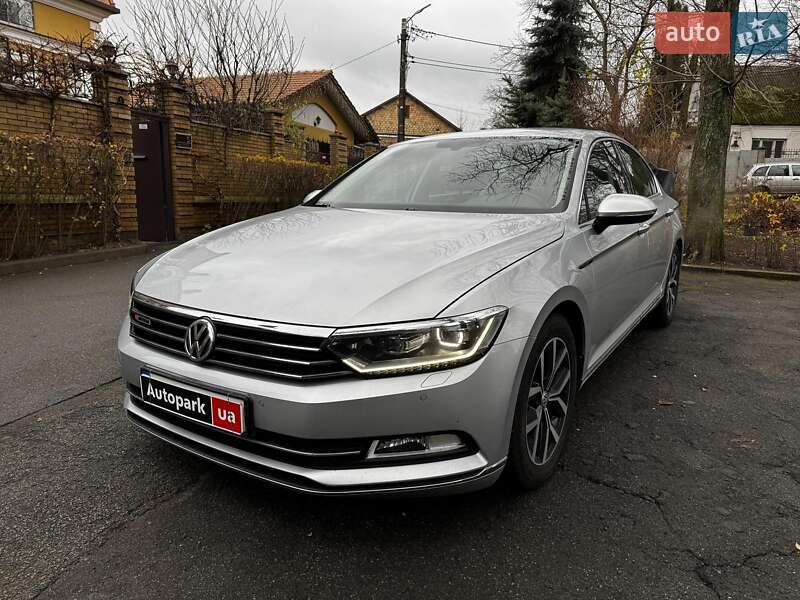 Седан Volkswagen Passat 2018 в Киеве