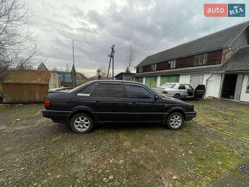 Седан Volkswagen Passat 1992 в Коломые