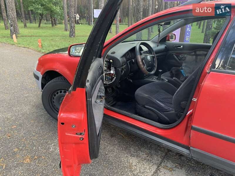 Универсал Volkswagen Passat 1998 в Киеве