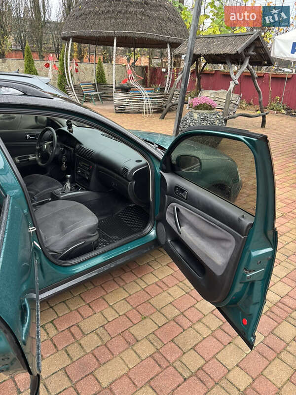 Универсал Volkswagen Passat 2000 в Коростене