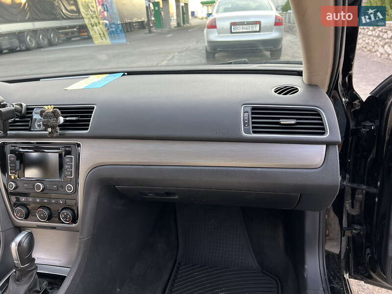 Седан Volkswagen Passat 2015 в Тернополе