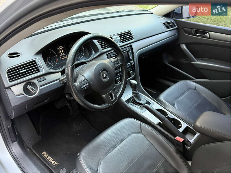 Седан Volkswagen Passat 2014 в Киеве