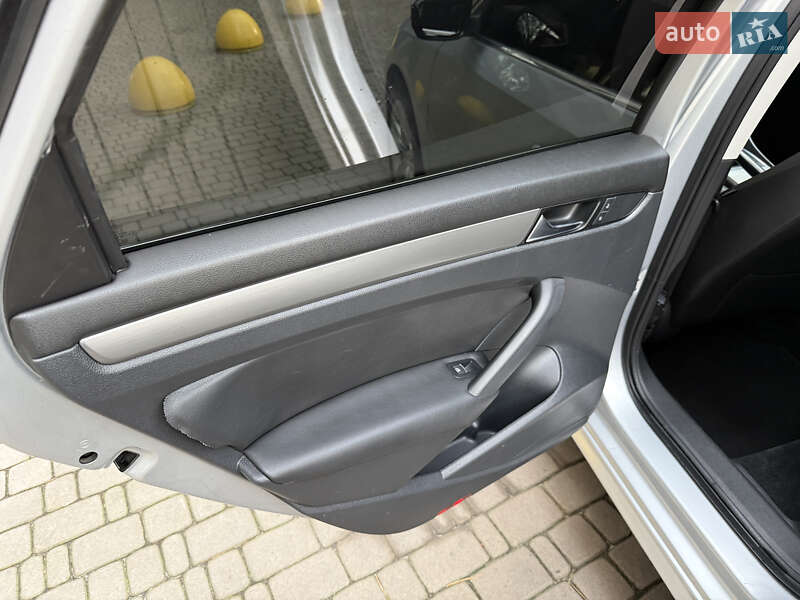 Седан Volkswagen Passat 2014 в Киеве