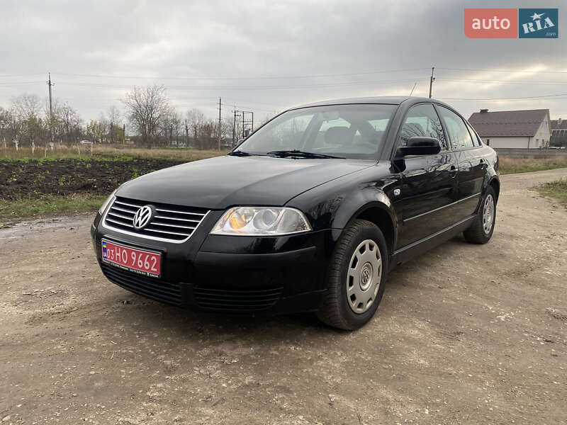 Седан Volkswagen Passat 2002 в Турбовом