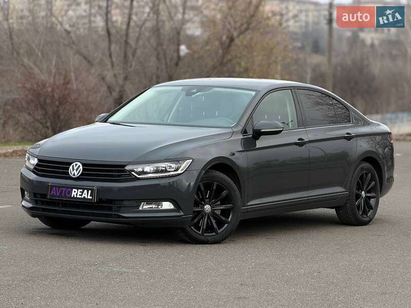 Седан Volkswagen Passat 2015 в Кривом Роге