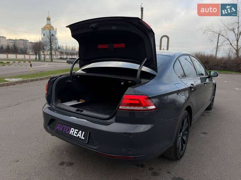 Седан Volkswagen Passat 2015 в Кривом Роге