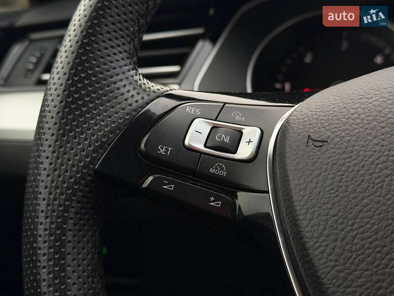 Седан Volkswagen Passat 2015 в Кривом Роге