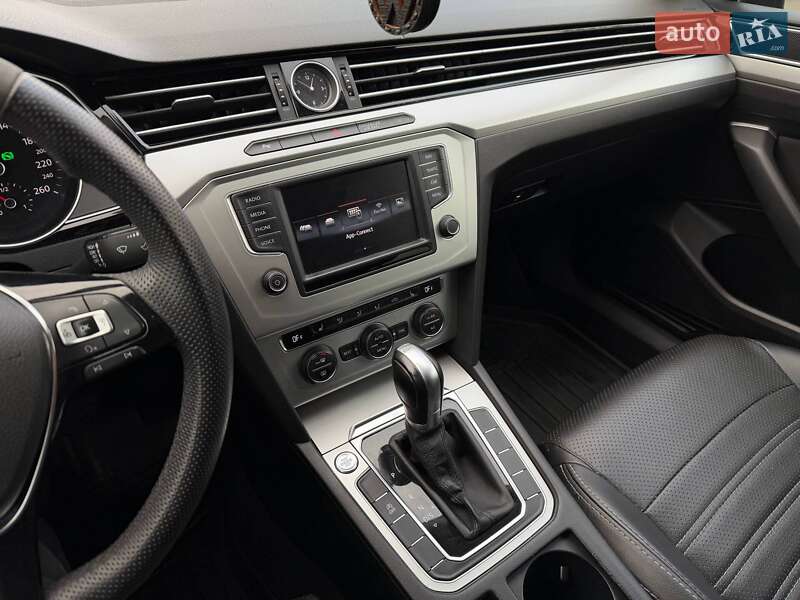 Седан Volkswagen Passat 2015 в Кривом Роге