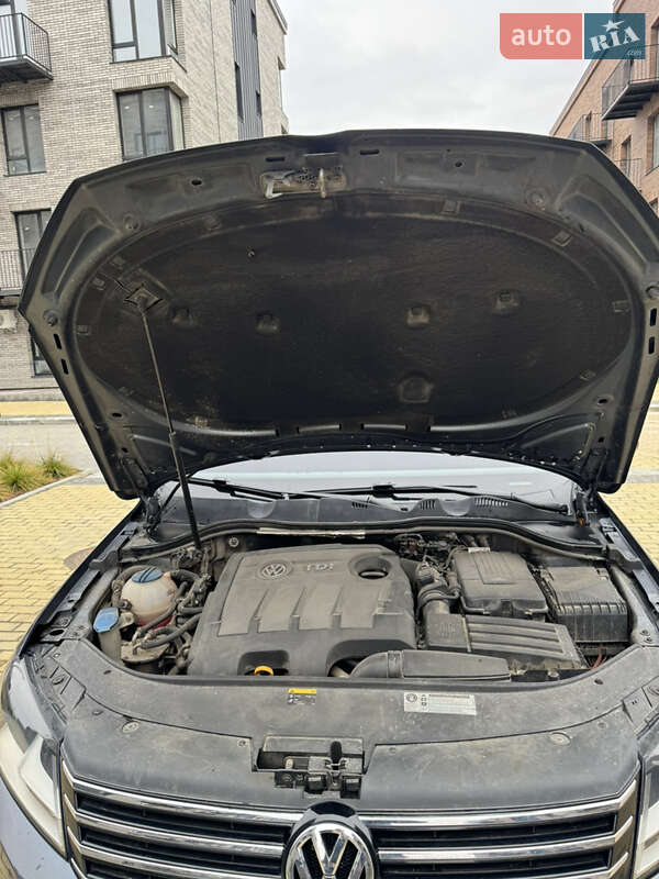 Универсал Volkswagen Passat 2013 в Ивано-Франковске