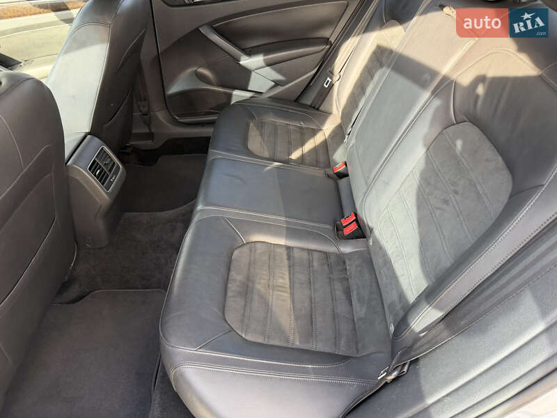 Седан Volkswagen Passat 2014 в Одессе