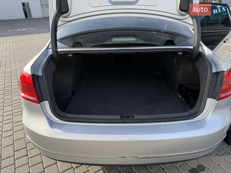 Седан Volkswagen Passat 2014 в Одессе