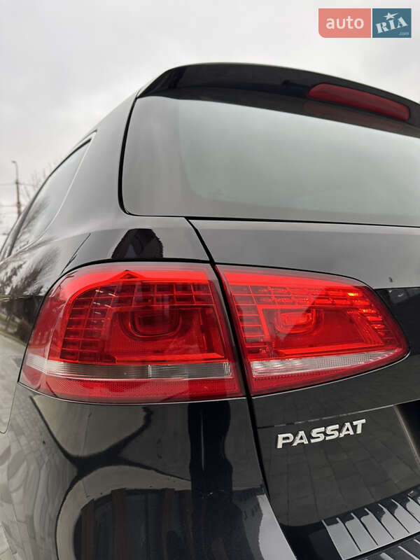 Універсал Volkswagen Passat 2011 в Луцьку