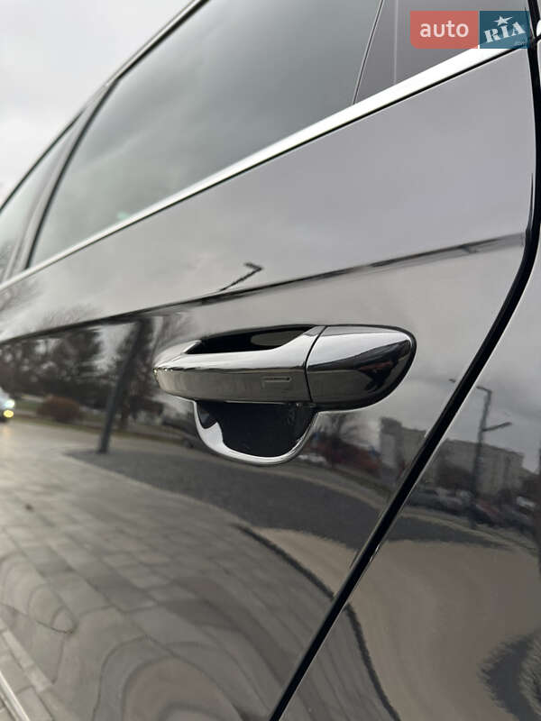 Універсал Volkswagen Passat 2011 в Луцьку