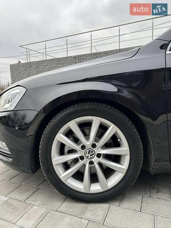 Універсал Volkswagen Passat 2011 в Луцьку