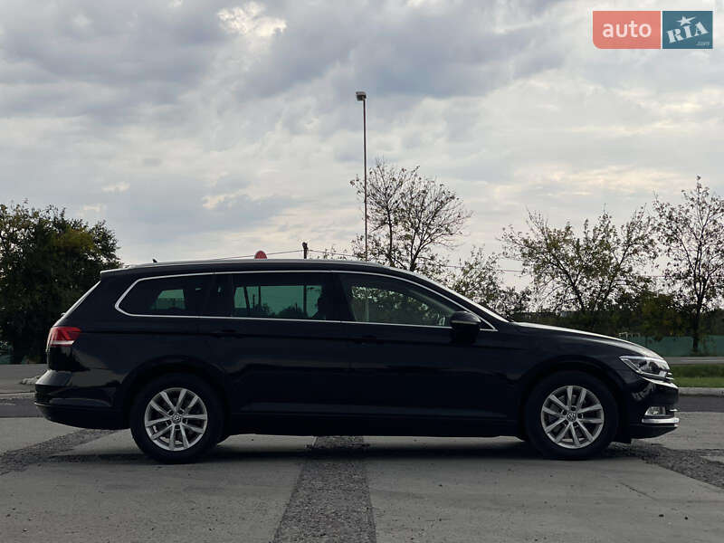 Універсал Volkswagen Passat 2017 в Ужгороді