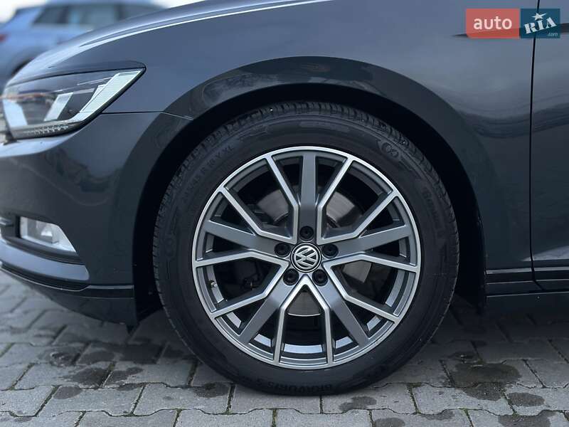 Универсал Volkswagen Passat 2015 в Черновцах
