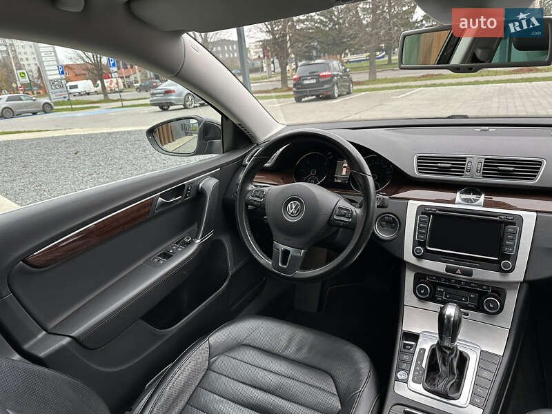Універсал Volkswagen Passat 2011 в Луцьку