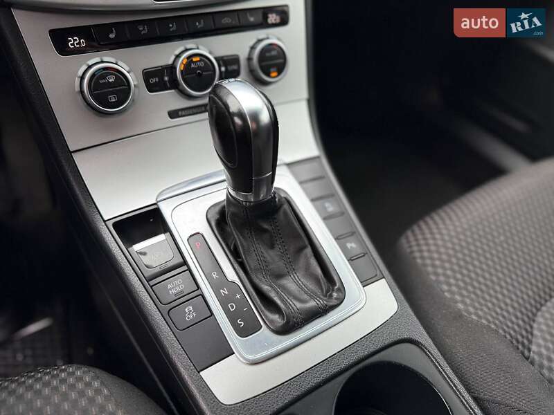 Универсал Volkswagen Passat 2012 в Коломые