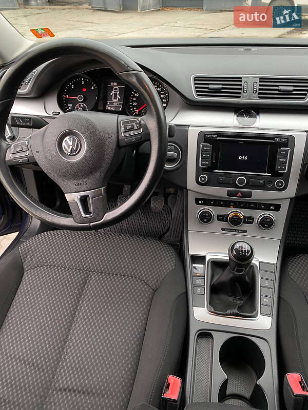 Универсал Volkswagen Passat 2013 в Черновцах