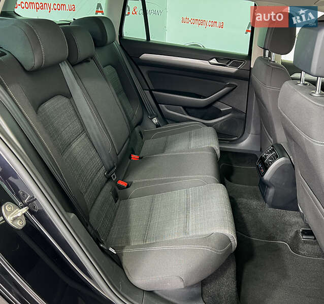 Универсал Volkswagen Passat 2021 в Львове