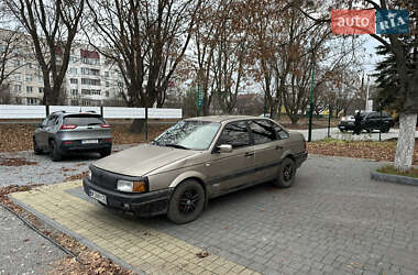 Седан Volkswagen Passat 1988 в Рівному