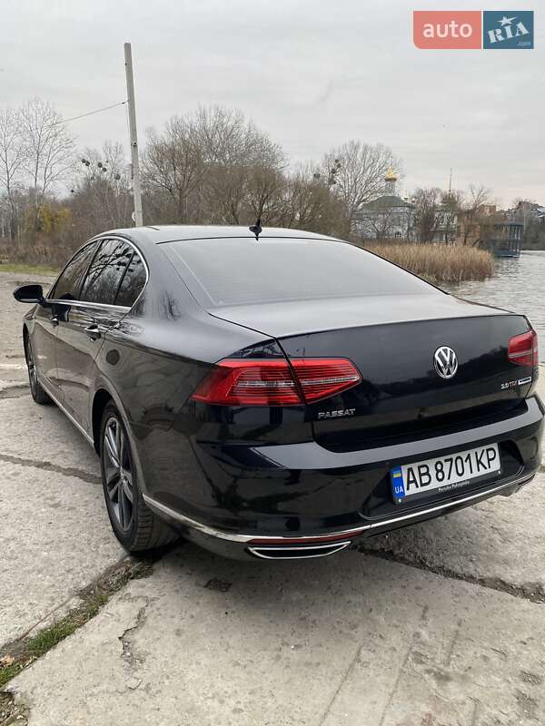 Седан Volkswagen Passat 2015 в Виннице