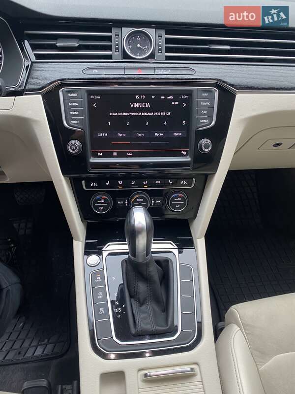 Седан Volkswagen Passat 2015 в Виннице