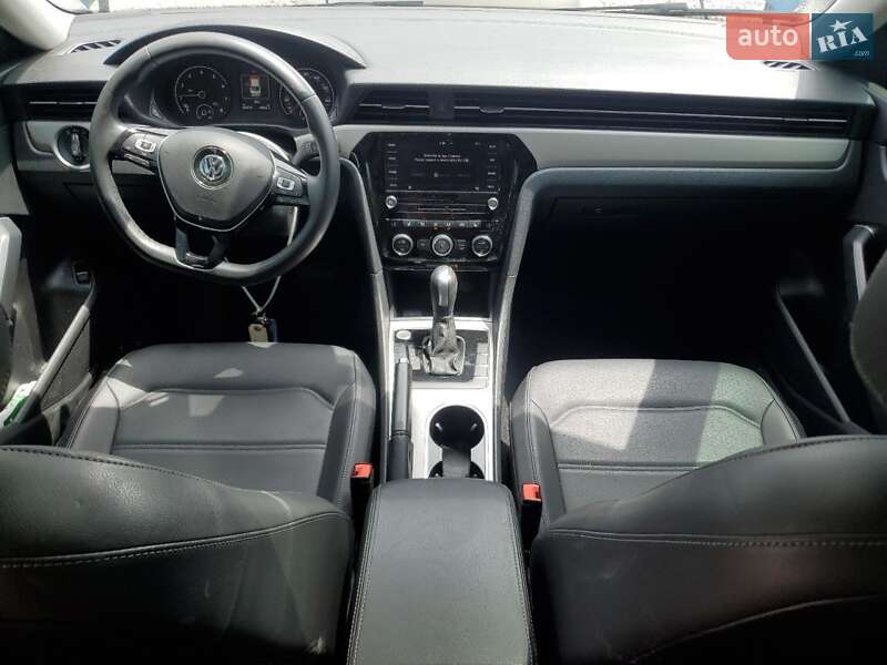 Универсал Volkswagen Passat 2022 в Хмельницком