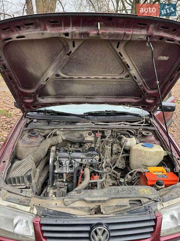 Универсал Volkswagen Passat 1994 в Заречном