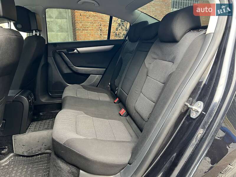 Седан Volkswagen Passat 2010 в Хмельницькому