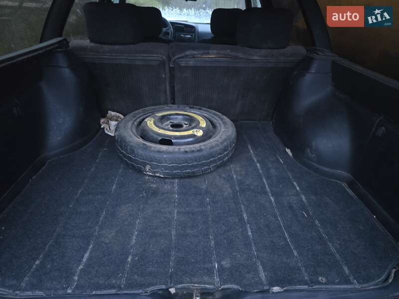 Універсал Volkswagen Passat 1995 в Сторожинці