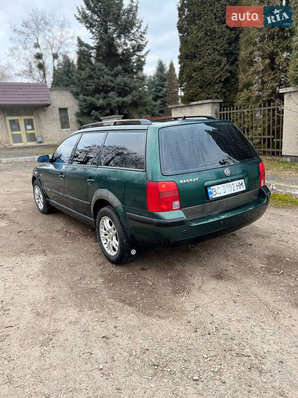 Седан Volkswagen Passat 1998 в Львове