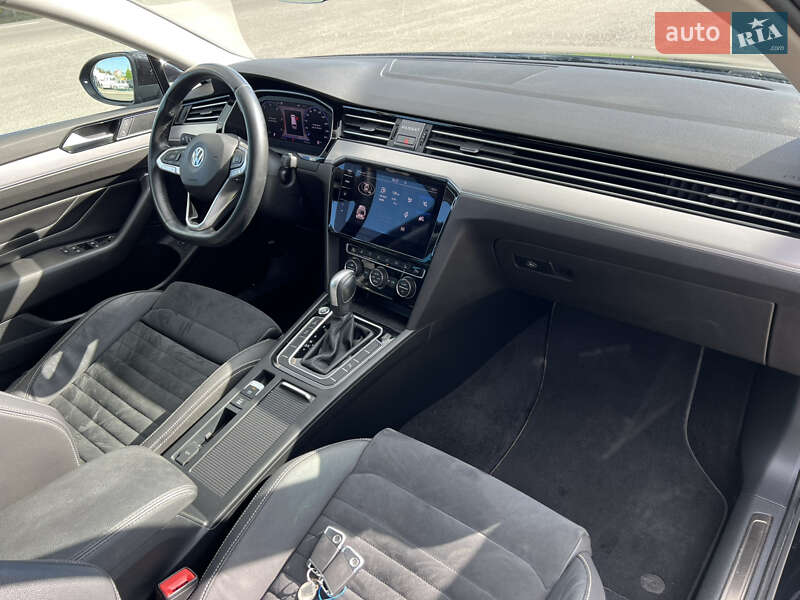 Универсал Volkswagen Passat 2020 в Львове