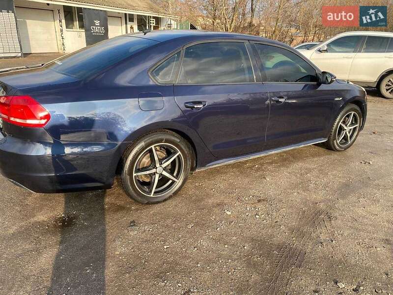 Седан Volkswagen Passat 2012 в Кропивницком