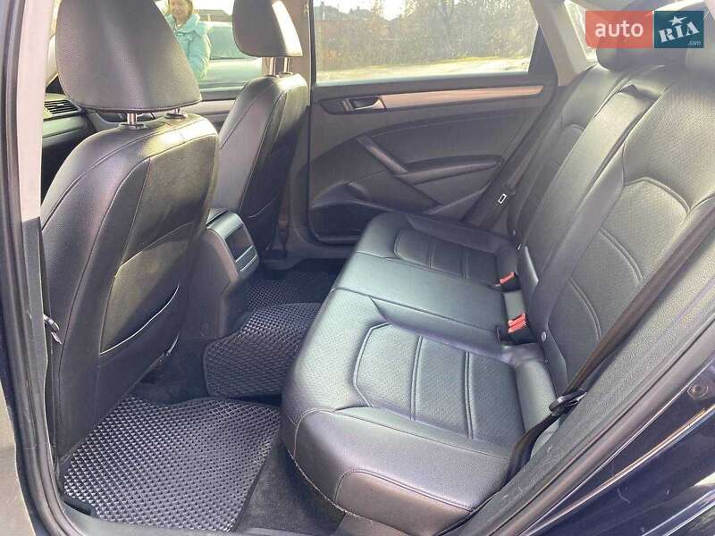 Седан Volkswagen Passat 2012 в Кропивницком