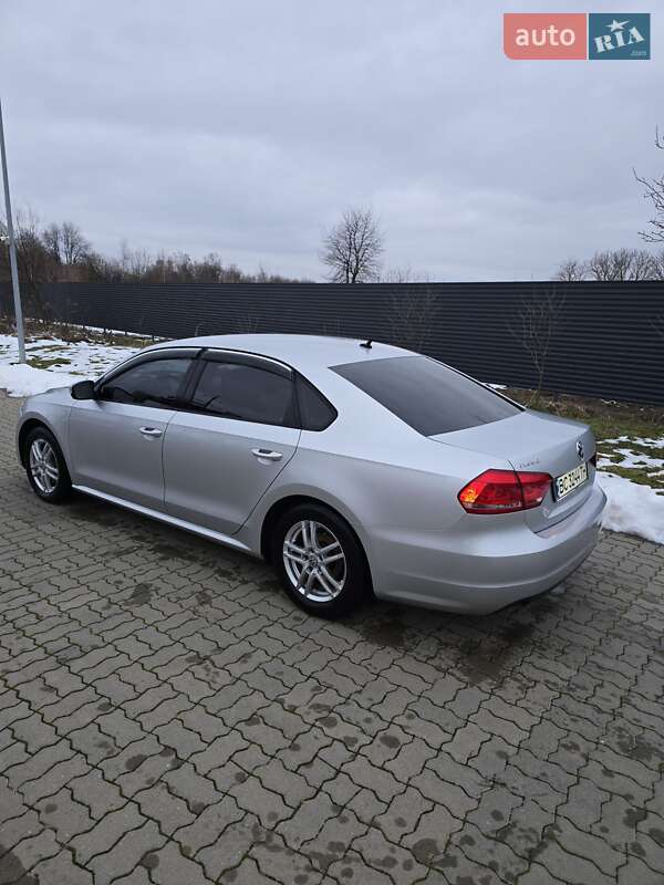 Седан Volkswagen Passat 2012 в Стрые