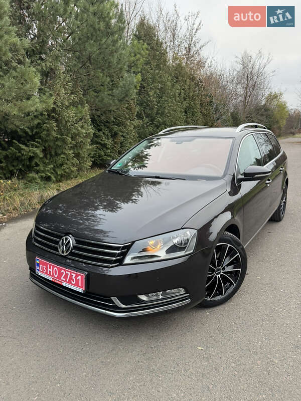 Універсал Volkswagen Passat 2012 в Рівному