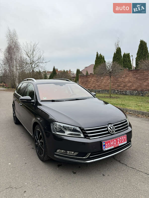 Універсал Volkswagen Passat 2012 в Рівному
