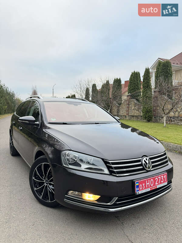 Універсал Volkswagen Passat 2012 в Рівному