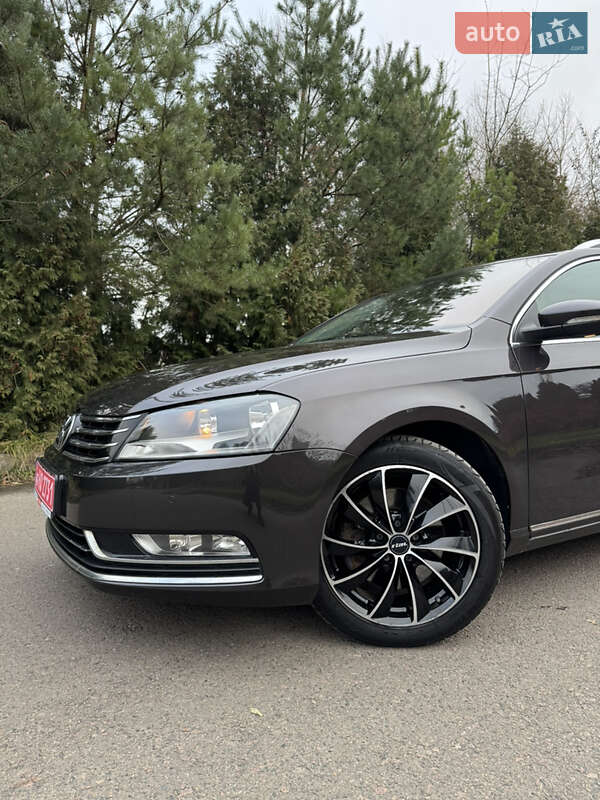 Універсал Volkswagen Passat 2012 в Рівному