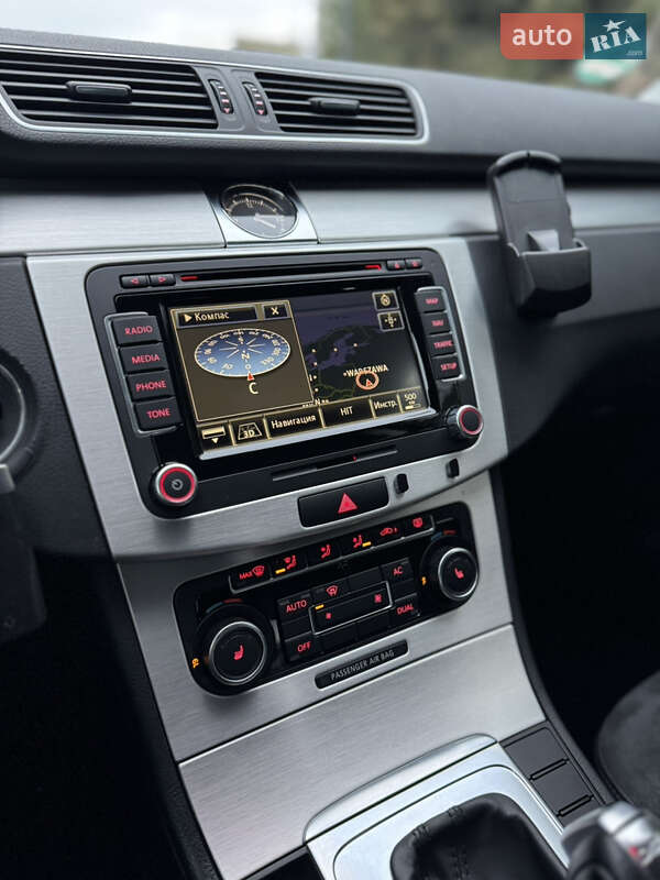 Універсал Volkswagen Passat 2012 в Рівному