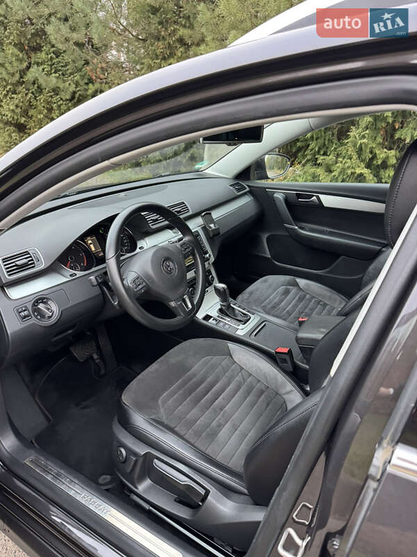 Універсал Volkswagen Passat 2012 в Рівному