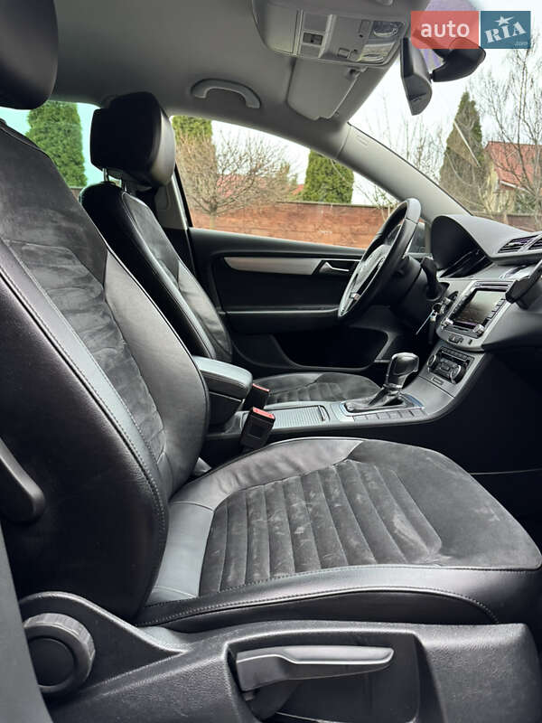 Універсал Volkswagen Passat 2012 в Рівному