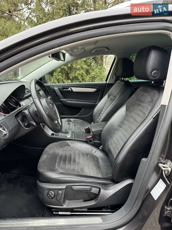 Універсал Volkswagen Passat 2012 в Рівному