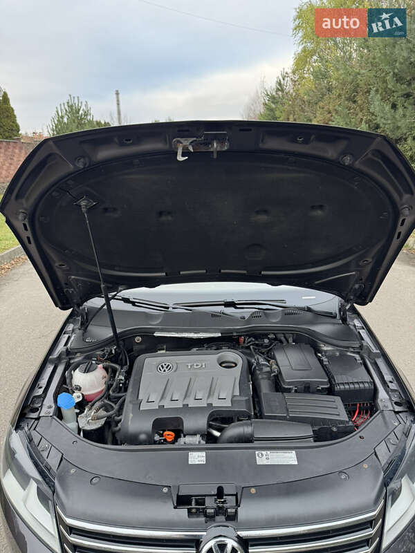 Універсал Volkswagen Passat 2012 в Рівному