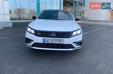 Седан Volkswagen Passat 2016 в Дніпрі