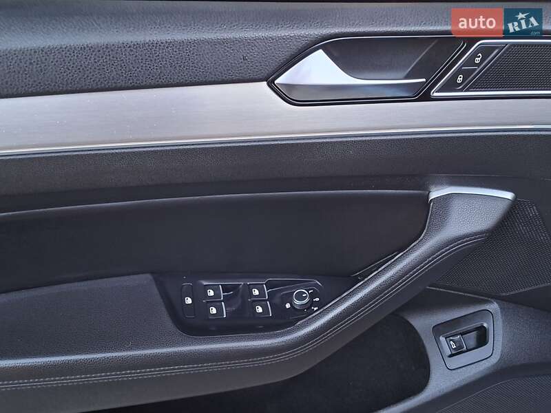 Универсал Volkswagen Passat 2016 в Черновцах